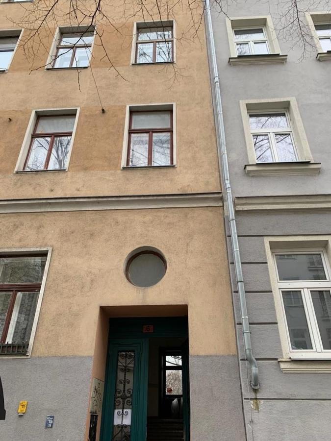 Charming Attic Apartment Near Messe Wien And Center Eksteriør billede
